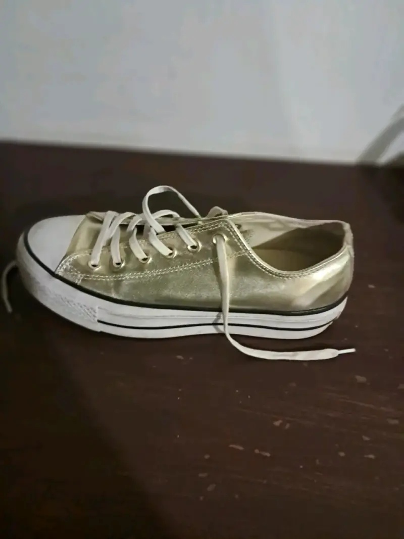 Zapatillas doradas casuales - 2