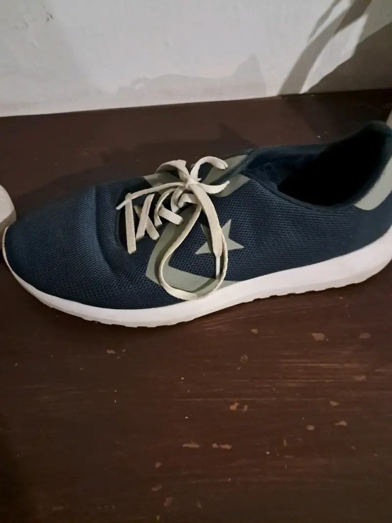 Zapatillas azul oscuro con estrella