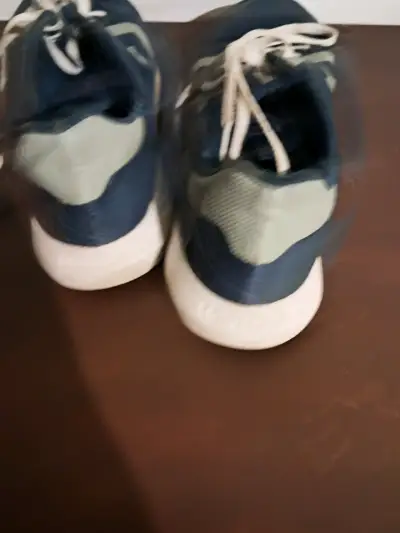 Zapatillas azul oscuro con estrella - miniatura 2