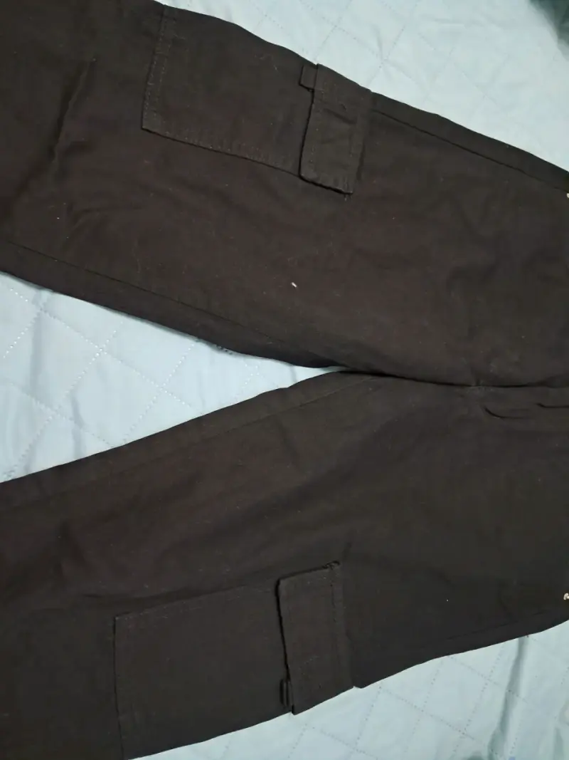 Pantalones cargo negros - 2