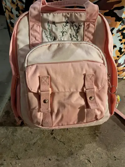 Mochila rosada con bordado - miniatura 1