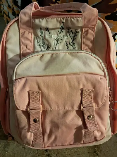 Mochila rosada con bordado - miniatura 2