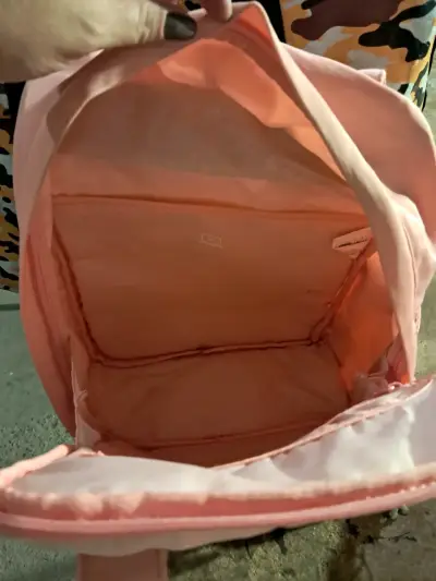 Mochila rosada con bordado - miniatura 4