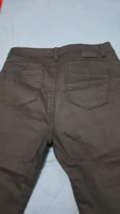 Pantalones negros de hombre - miniatura 2