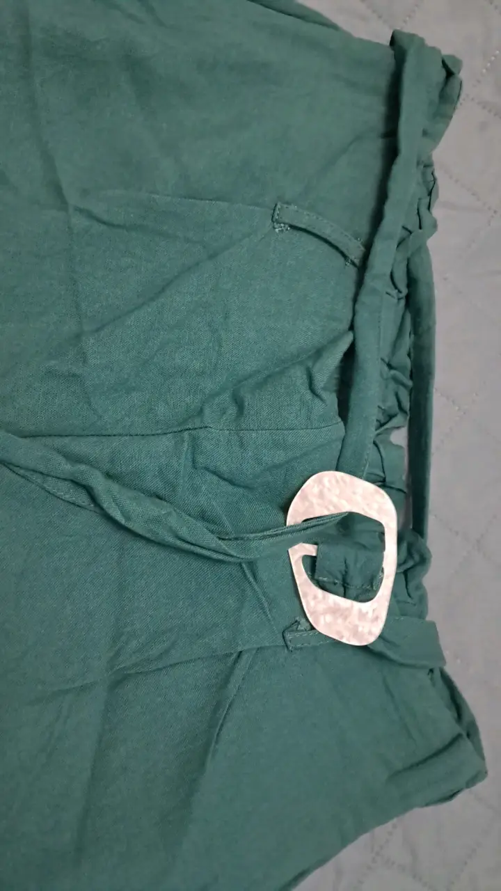 Pantalón verde suelto - 4