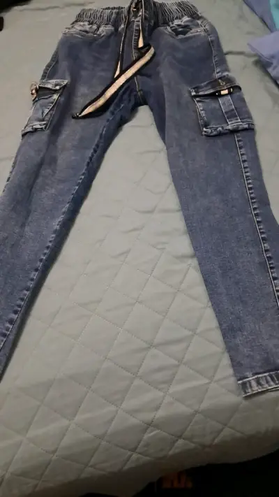 Jeans cargo azul para mujer - miniatura 1