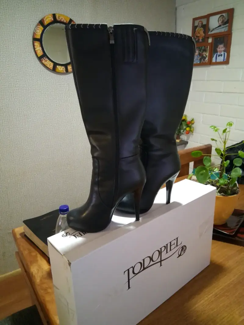 Botas altas negras con taco, aguja - 4