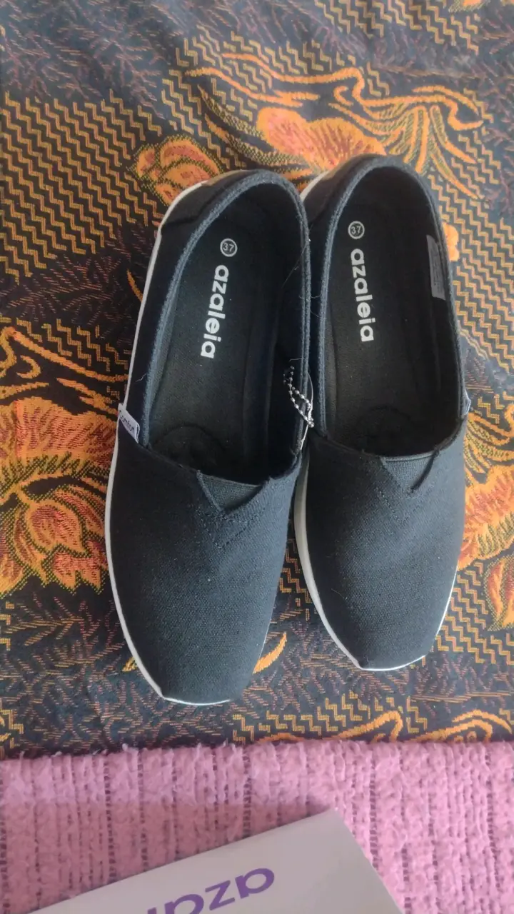 Zapatos negros Azaleia