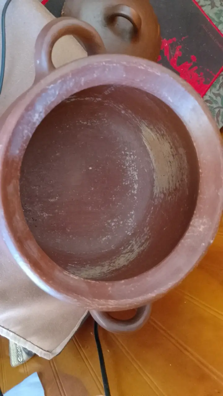 Olla de greda con tapa - 3