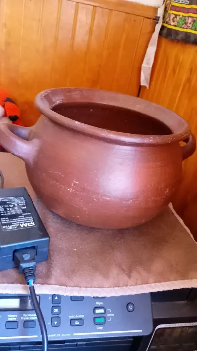 Olla de greda con tapa - miniatura 5