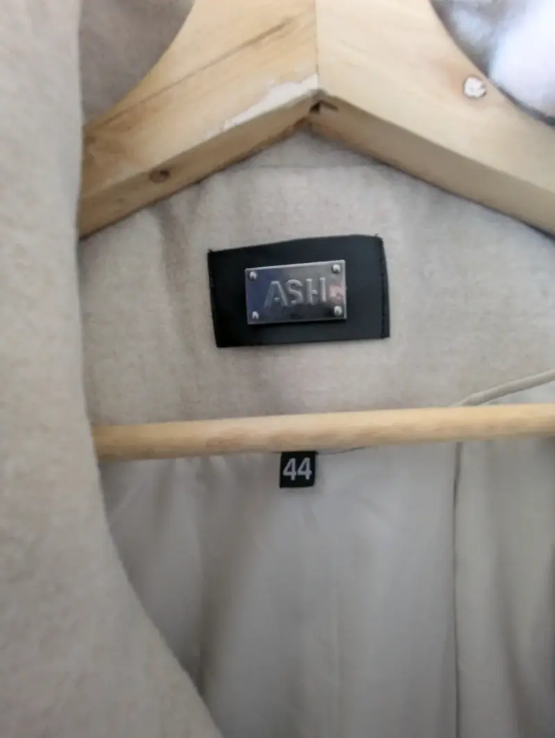 Abrigo beige con cierre - 2
