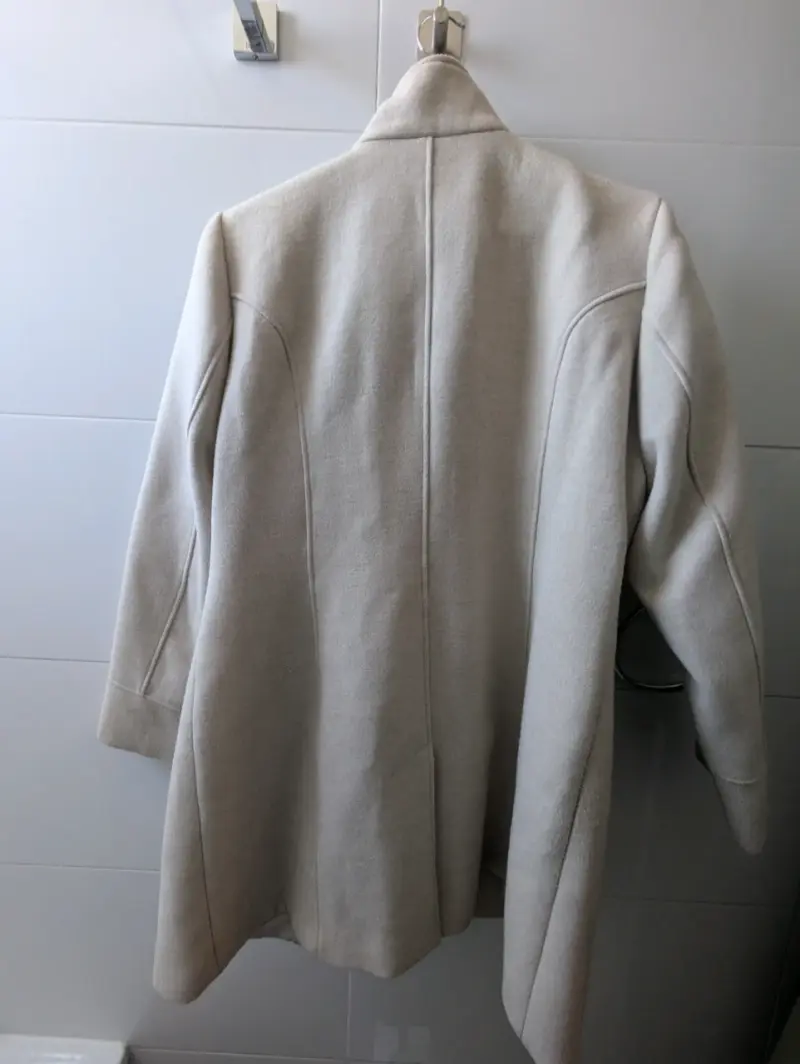 Abrigo beige con cierre - 3