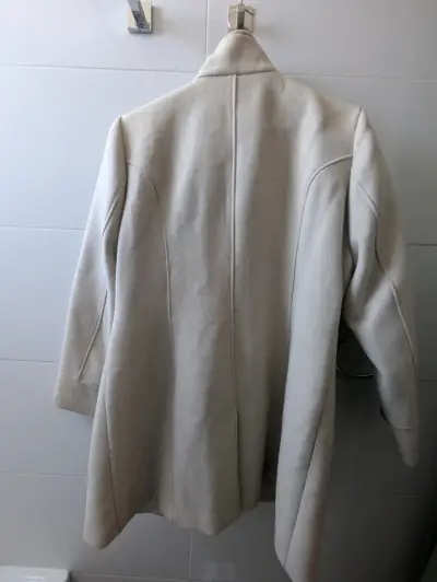 Abrigo beige con cierre - miniatura 3