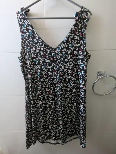 Vestido negro estampado - miniatura 3