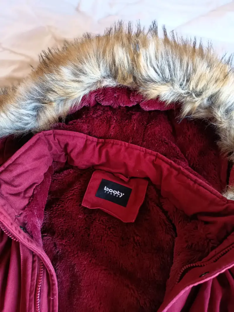Parka roja con capucha de piel sintética - 5