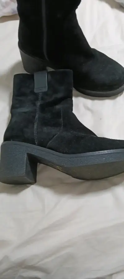 Botines negros de gamuza - miniatura 2