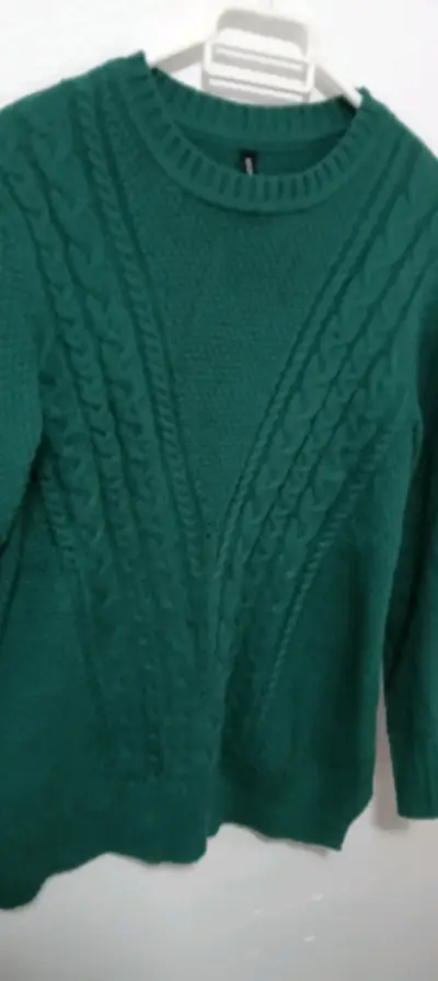 Suéter verde trenzado - miniatura 1