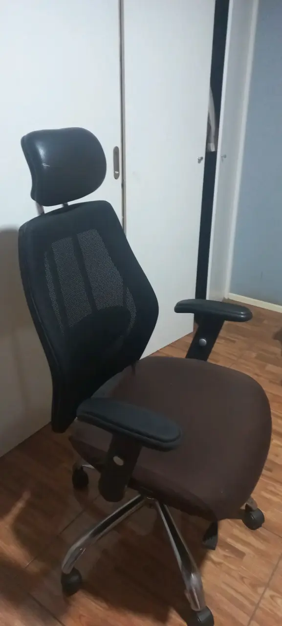 Escritorio con repisas negro+se regala silla - 2