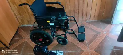 Silla de ruedas eléctrica - miniatura 1