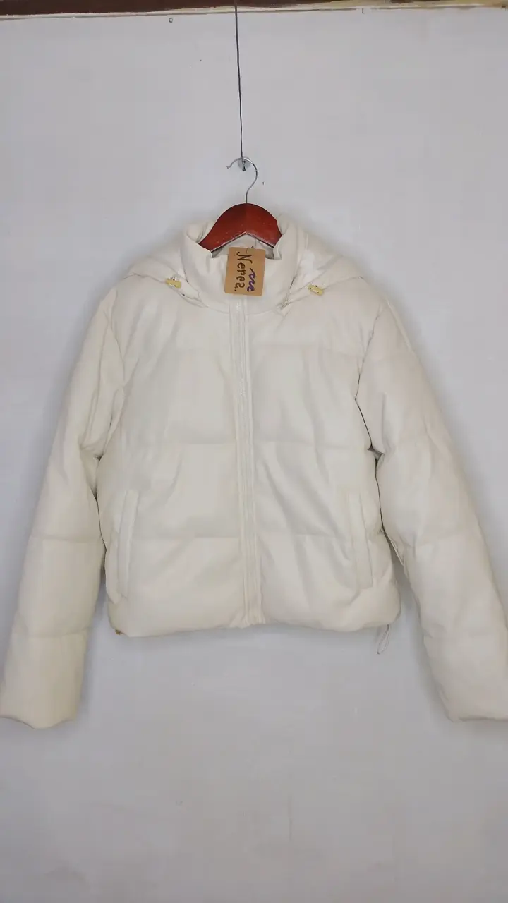 Chaqueta acolchada blanca