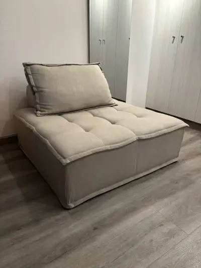 Sillón individual beige acolchado - miniatura 1