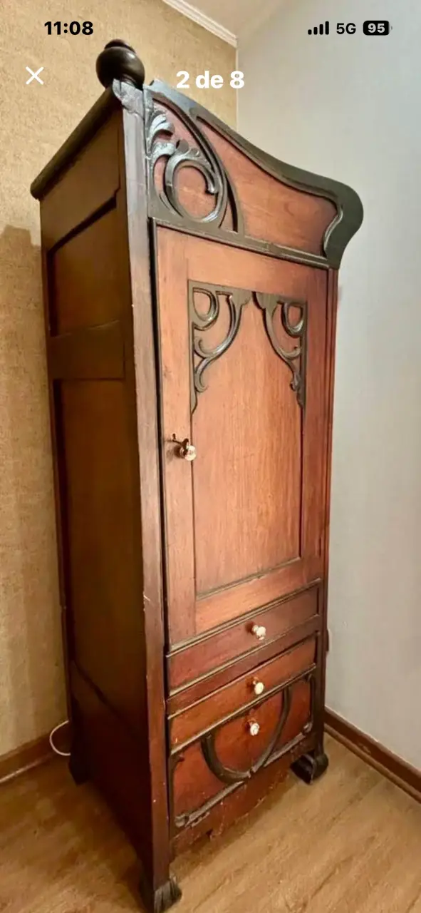 Mueble antiguo de madera - 1