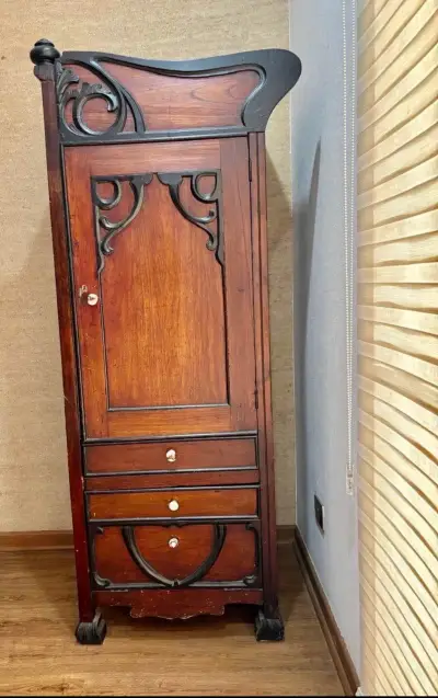 Mueble  antiguo de madera - miniatura 2