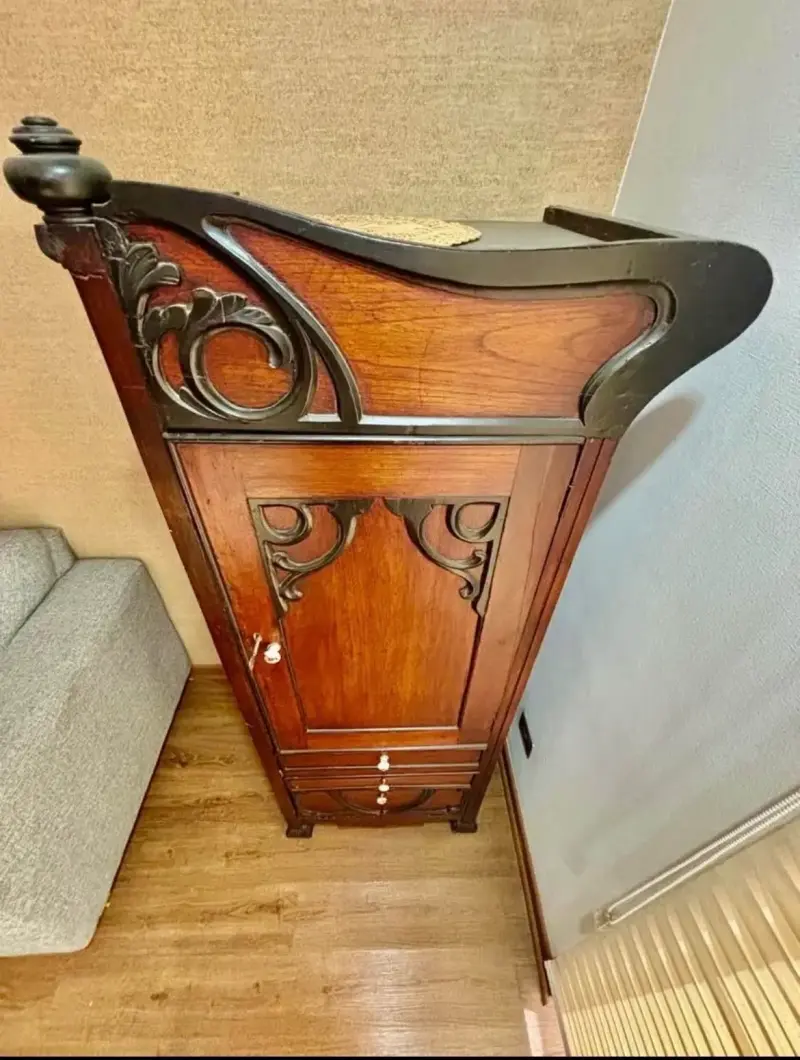 Mueble antiguo de madera - 3