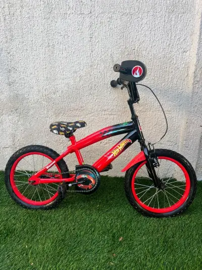 Bicicletas infantil Hot Wheels roja y azul - miniatura 1