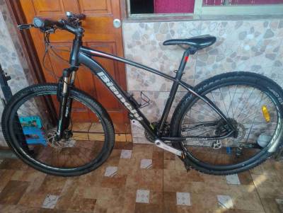 Bicicleta montaña Bianchi negra - miniatura 1