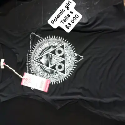 Polera floreada con encaje - miniatura 2