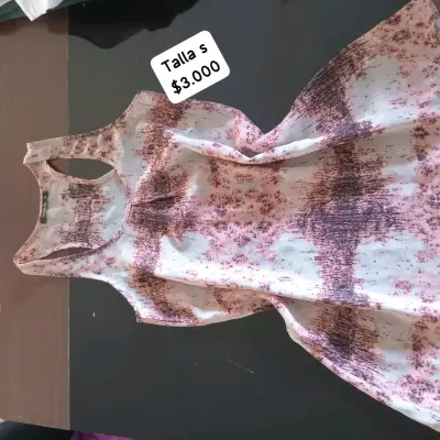 Polera floreada con encaje - miniatura 6