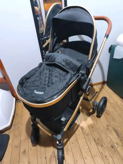 Coche de bebé negro ajustable - miniatura 3