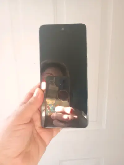 Smartphone pantalla completa - miniatura 1