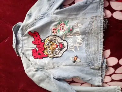 Chaqueta de mezclilla bordada - miniatura 1
