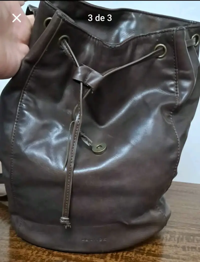 Mochila café con adornos metálicos - 2