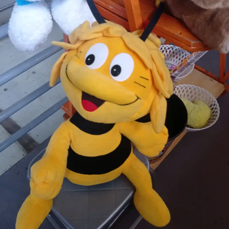 Peluche abeja Maya divertida