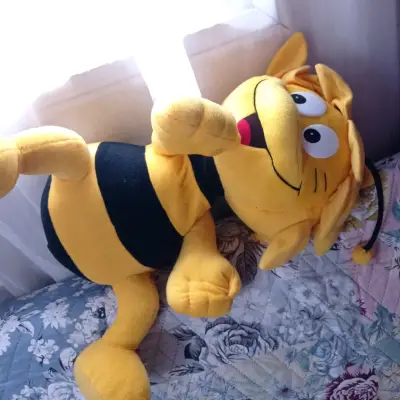 Peluche abeja Maya divertida - miniatura 4