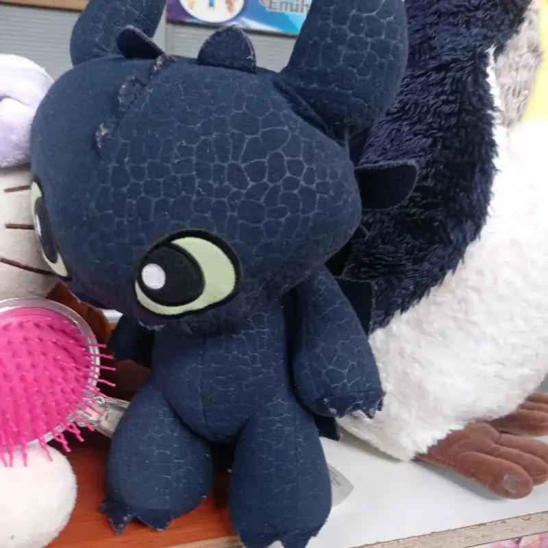 Peluche entrenando mi dragón negro - 2
