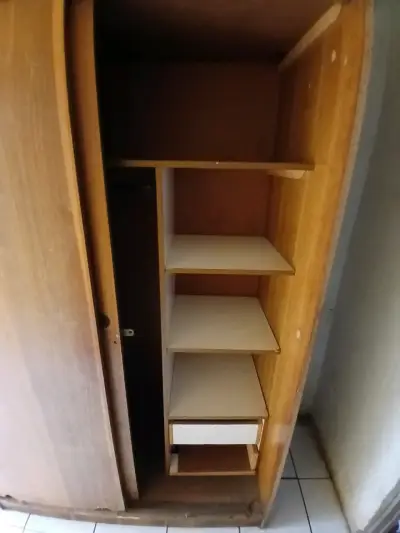 Guardarropa de madera vintage - miniatura 3