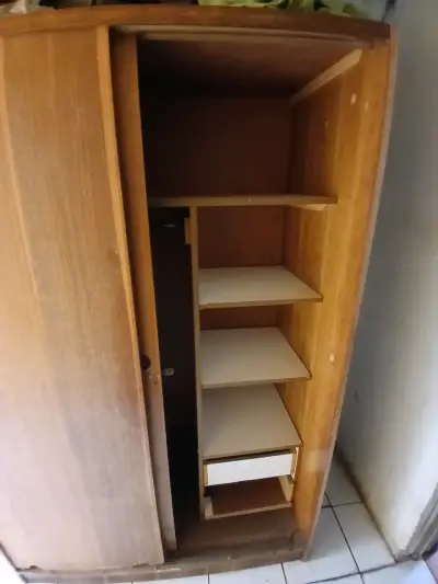 Guardarropa de madera vintage - miniatura 4