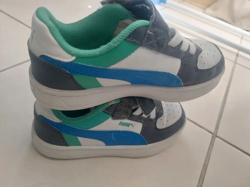 Zapatillas infantiles marca Puma talla 31 - 3