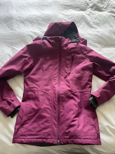 Chaqueta morada impermeable - miniatura 1