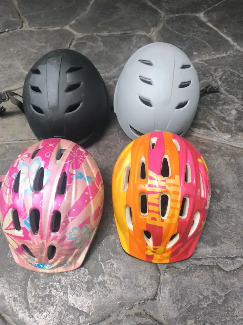 Cascos de bicicleta variados