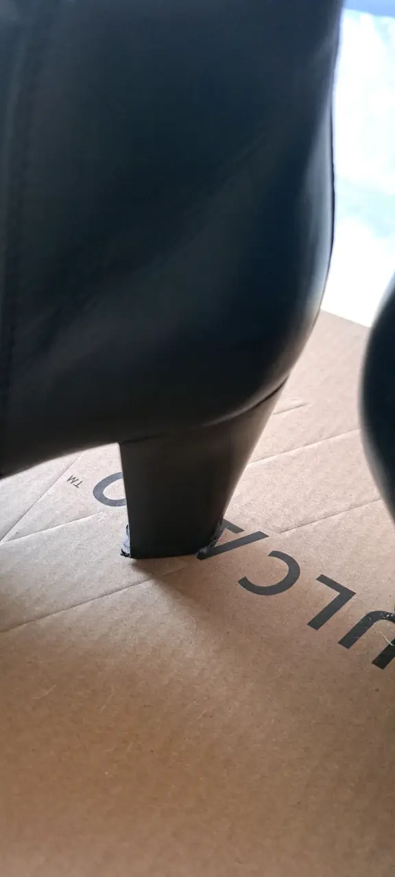 Botines negros con detalles - 3