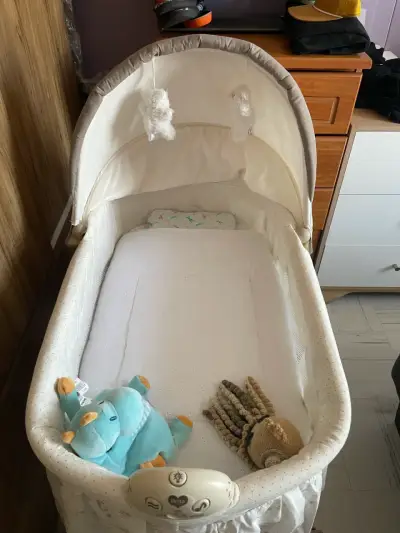 Cuna de bebé con capota - miniatura 1