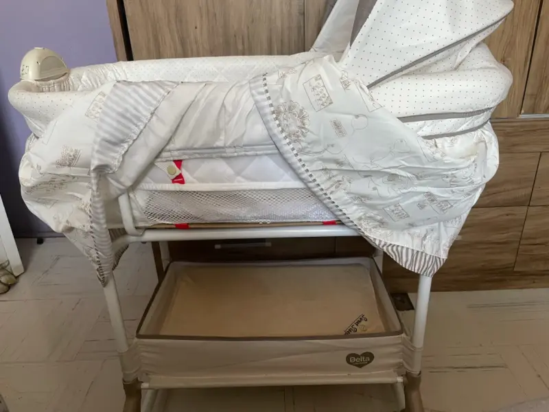 Cuna de bebé con capota - 2