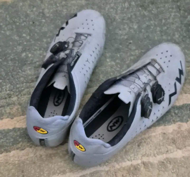 Zapatillas ciclismo blancas NW