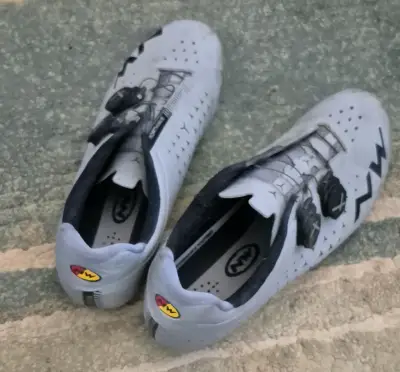 Zapatillas ciclismo blancas NW - miniatura 1