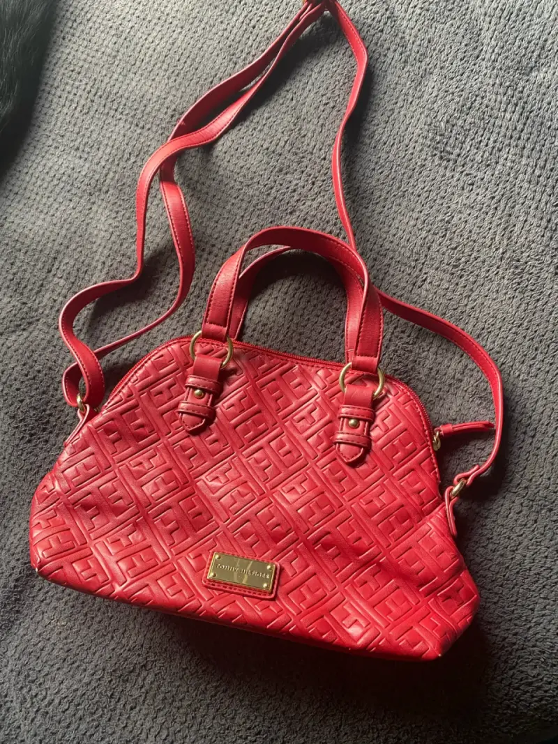 Cartera roja diseño geométrico - 2